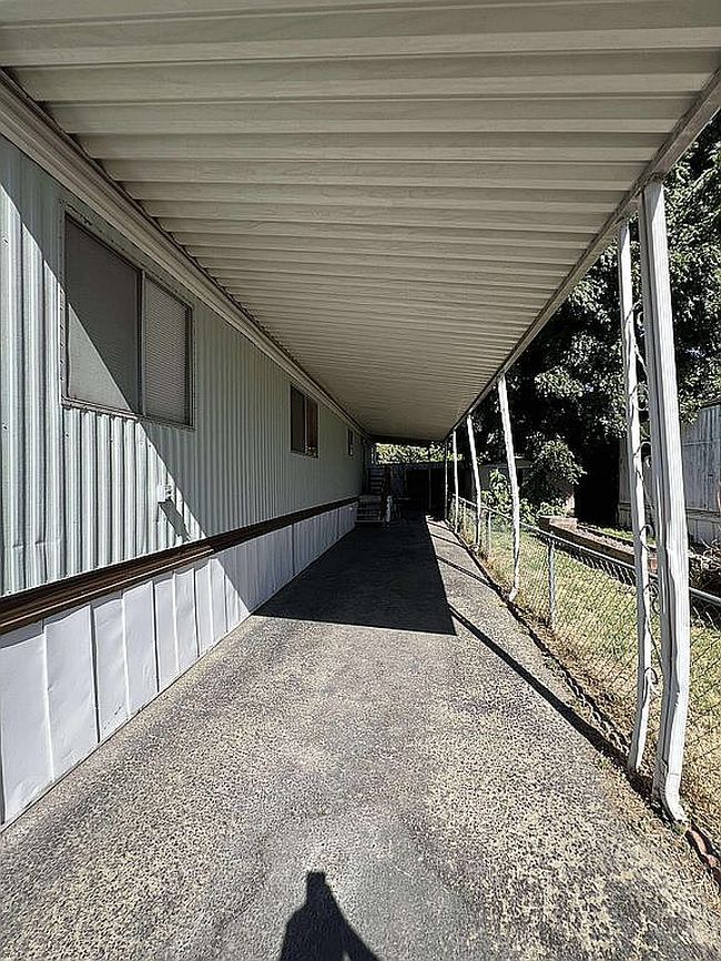 Additional photo 2 of property located at 1523 N Beale Rd Spc 11