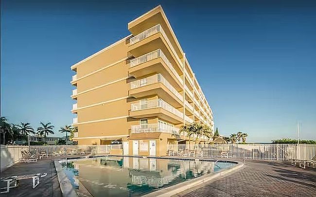 Photo of 19418 Gulf Blvd Apt 204