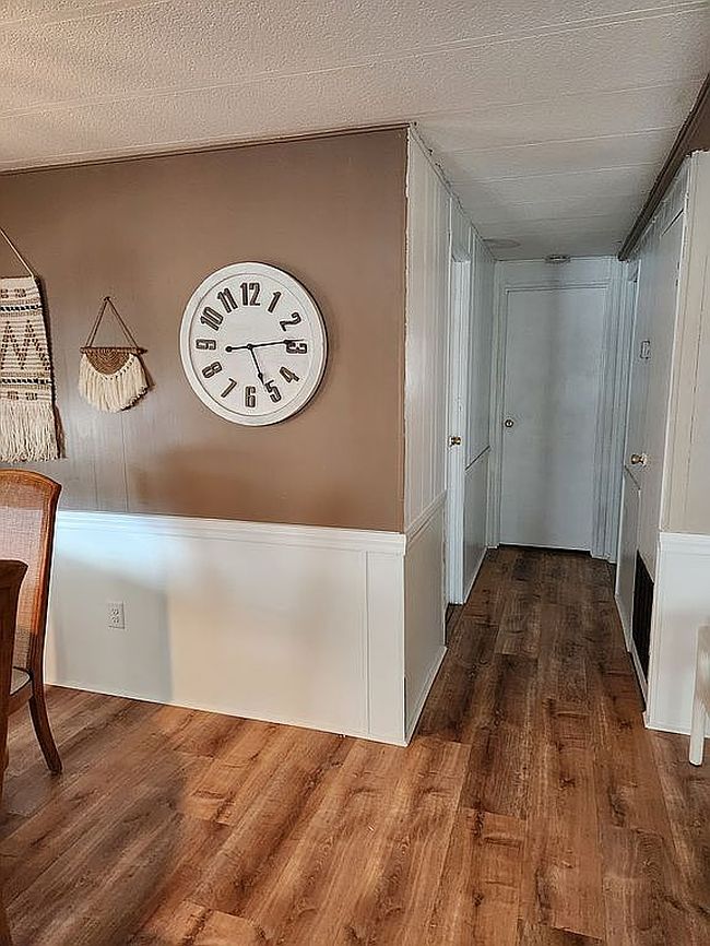 Photo of 9129 49th Ave N