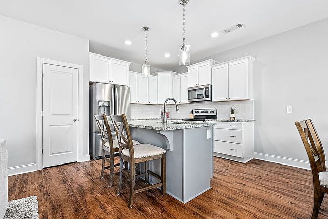Image of 1300 Parker Pl