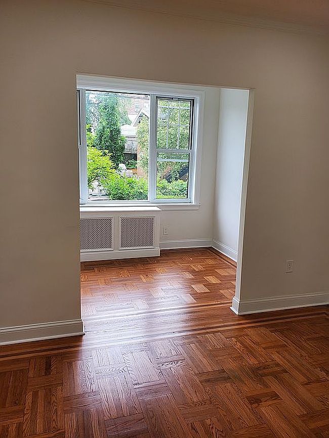 Photo of 453 W 263rd St, Bronx, NY
