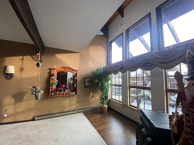 Additional photo 1 of property located at 201 3rd St Ne