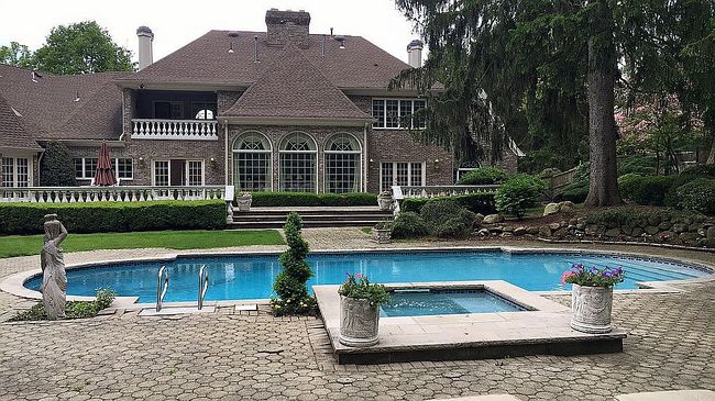 Image of 70 Georgian Ct