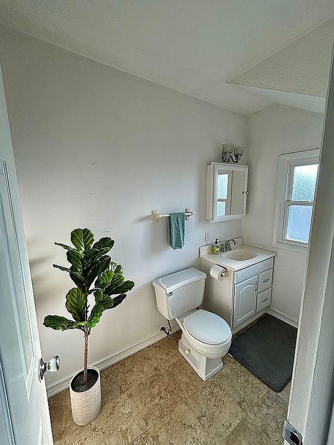 Photo of 16702 Dartmouth Ave, Cleveland, OH