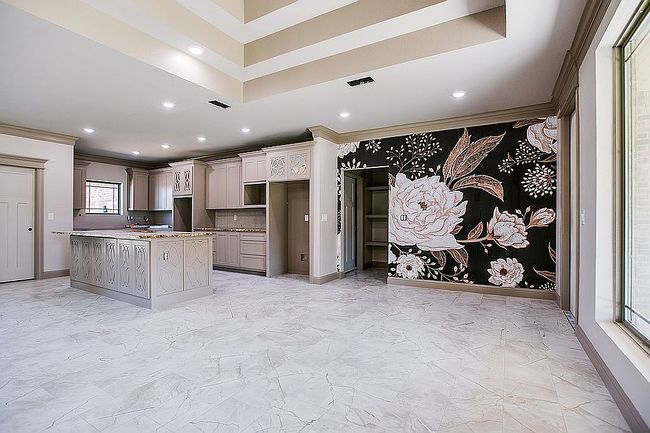 Additional photo 3 of property located at 4737 Wolf Creek Dr