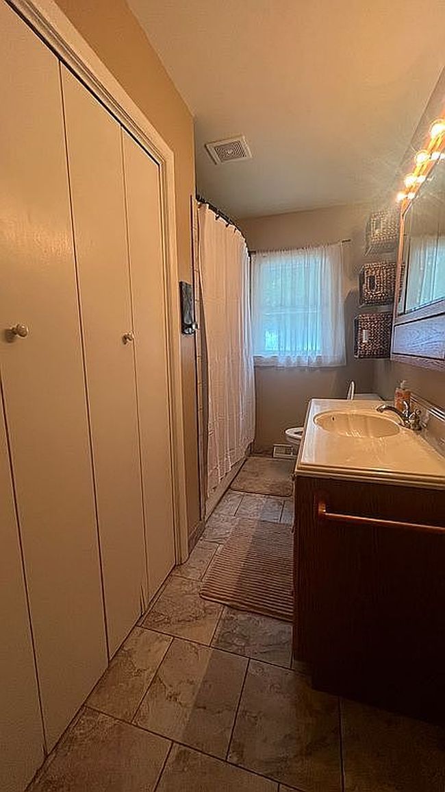 Photo of 26404 Fisher Cove Ln, Pittsburg, MO