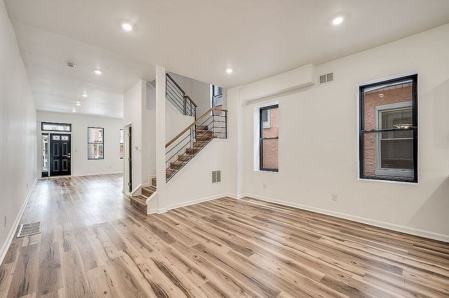 Additional photo 3 of property located at 111 W Sharpnack St