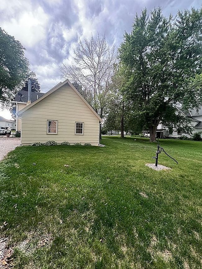 Photo of 614 E Madison St, Lake City, IA