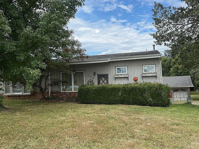 Photo of 594 Blanche Dr