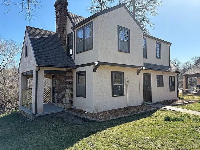 Image of 9008 E Truman Rd