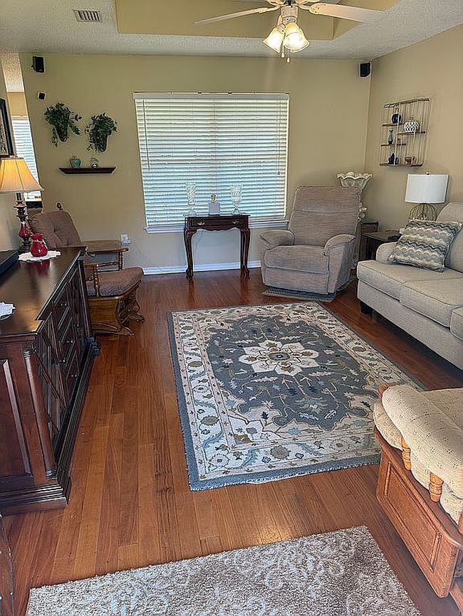 Image of 8210 Edgewood Dr