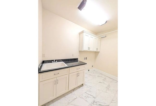 Photo of 890 Founders St