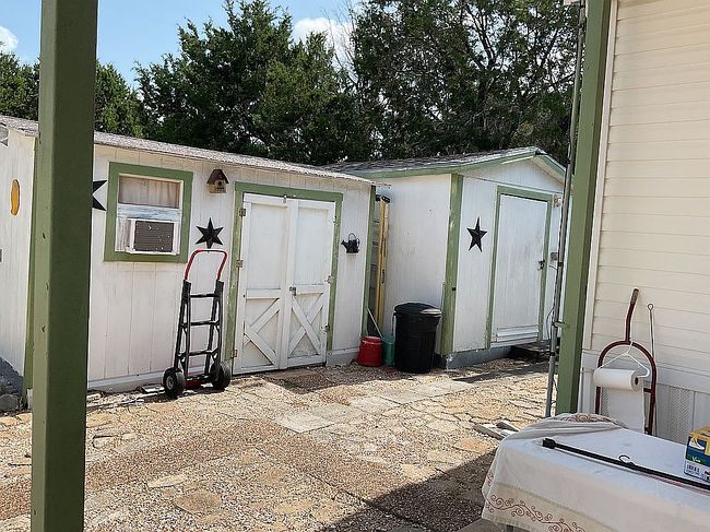 Photo of 206 Holiday Rambler Dr, Whitney, TX