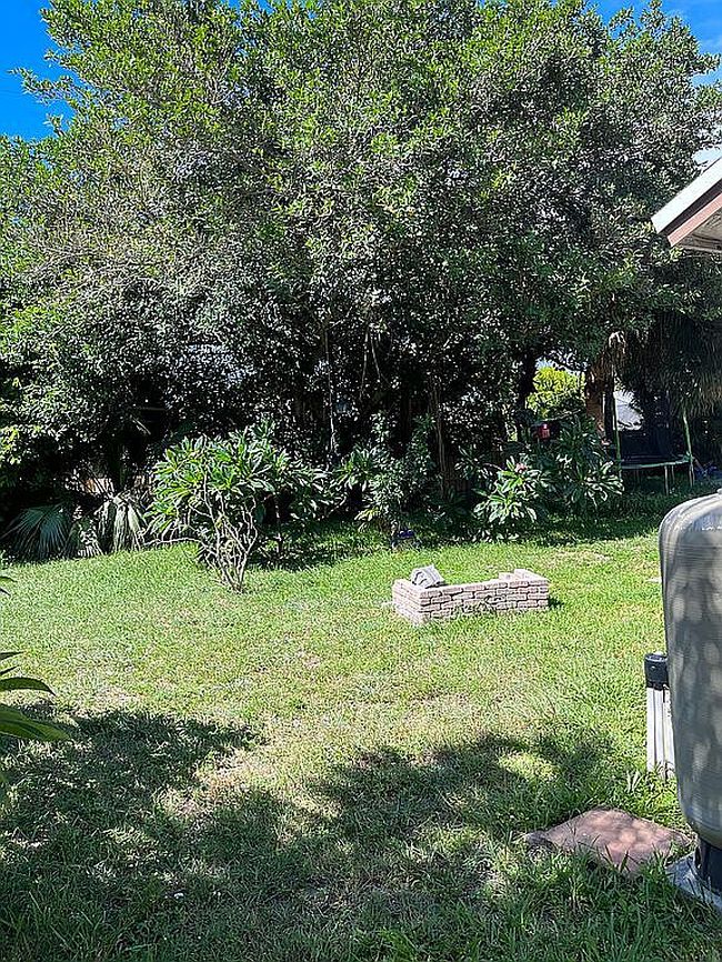 Photo of 1905-1909 Service Rd, North Palm Beach, FL