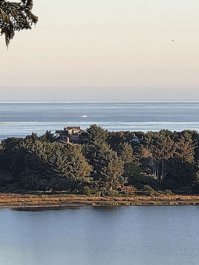 Photo of 400 Bluffs Ct #22, Gleneden Beach, OR