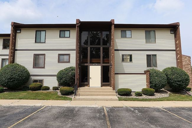 Photo of 865 Summit Park Ct N #1, Crown Pt, IN