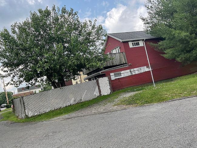 Photo of 2220 Cronemeyer St, Mckeesport, PA