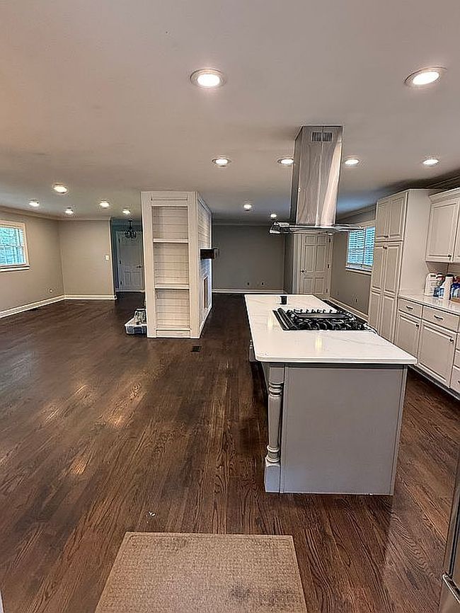 Additional photo 2 of property located at 4 Edgewood Dr