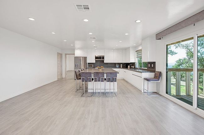 Image of 29850 Goldspike Rd