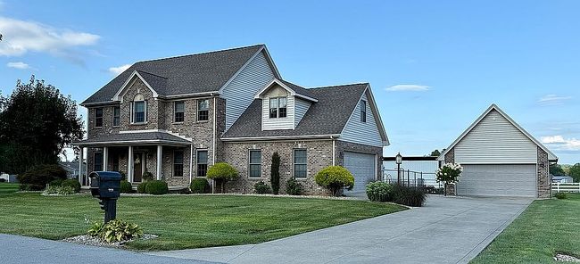 Photo of 960 Buena Vista Dr, Brownstown, IN