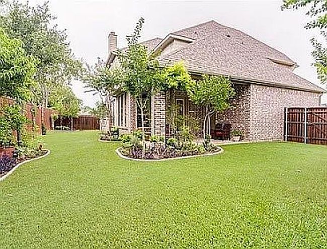 Photo of 404 Bennington Ln, Keller, TX