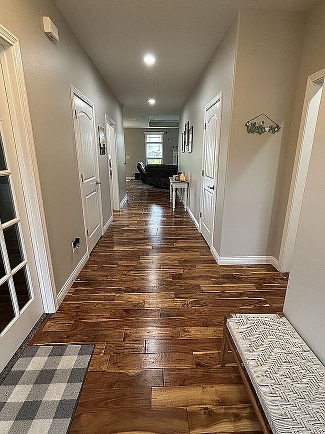 Image of 158 Colonial Ct