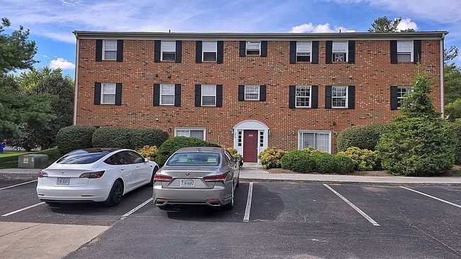 Photo of 370 New Kent Rd Apt 114