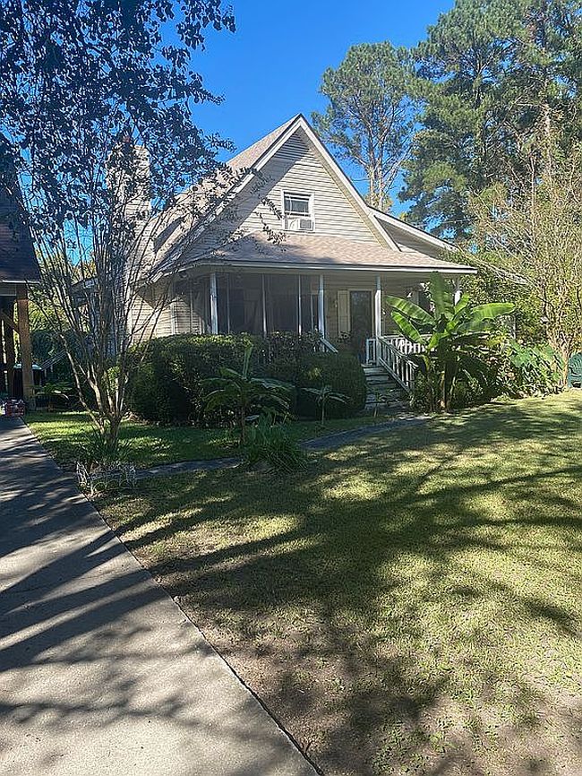 Photo of 208 Dixon Cir, Washington, NC