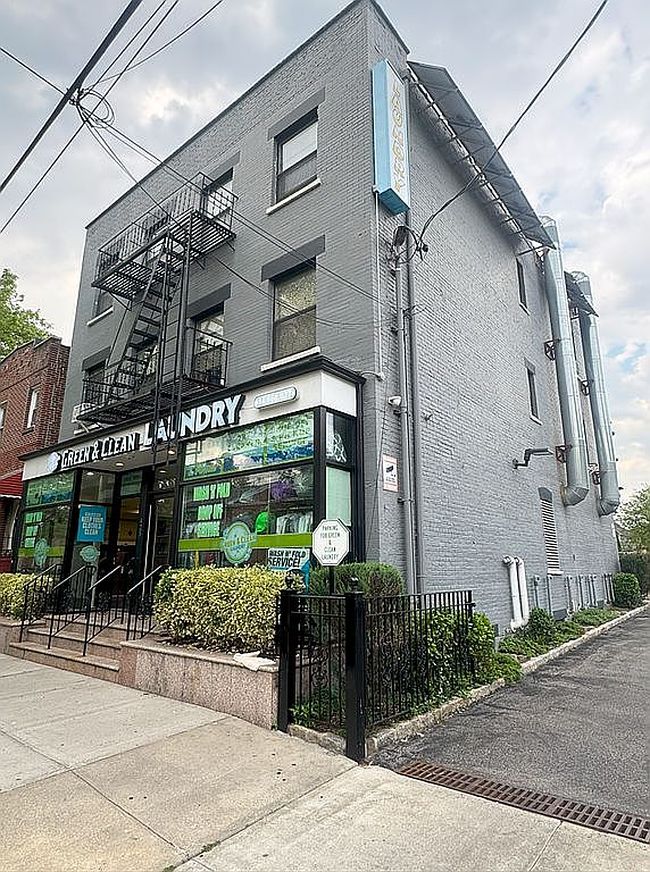 Image of 425 S 8th Ave