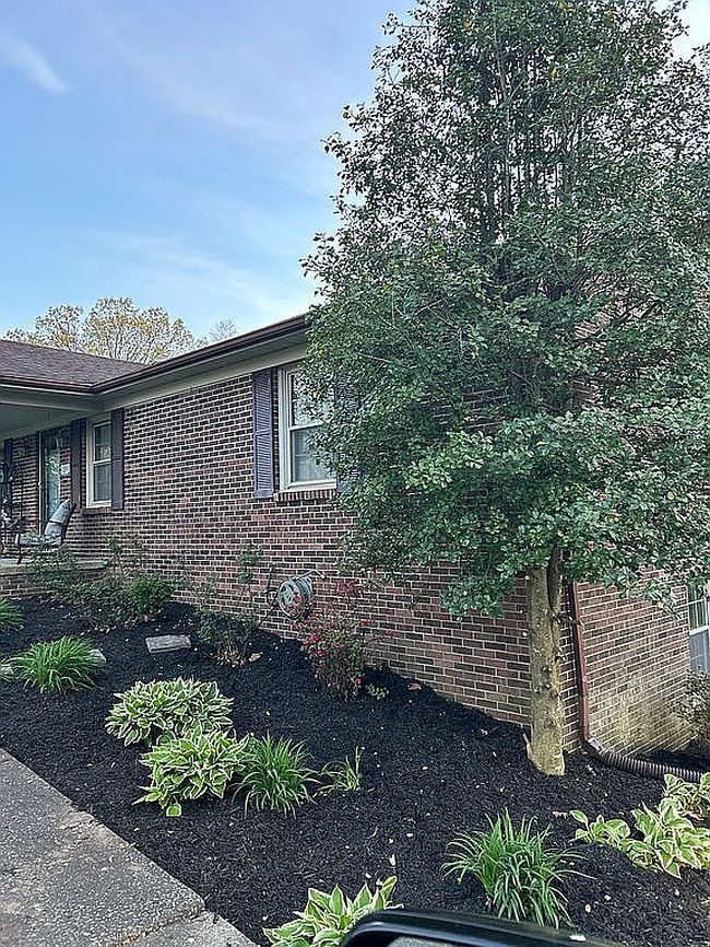 Additional photo 1 of property located at 109 Moss St