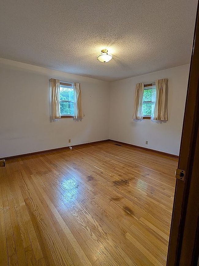 Image of 676 Proffitt Ln