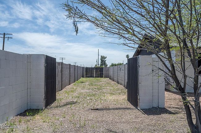 Image of 13 W 10th Ave