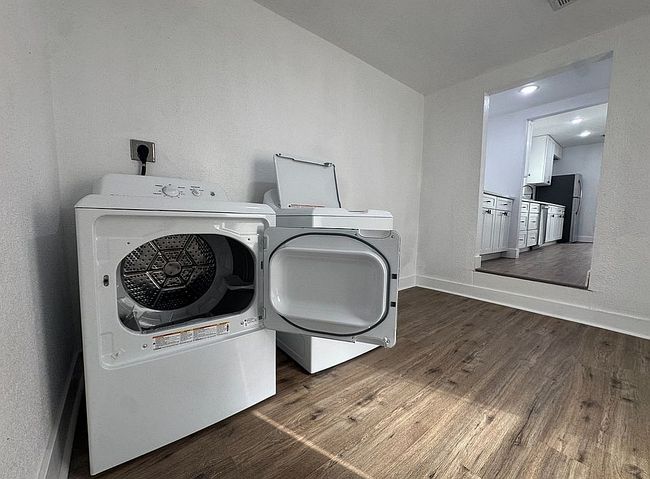 Image of 1203 W 6th St