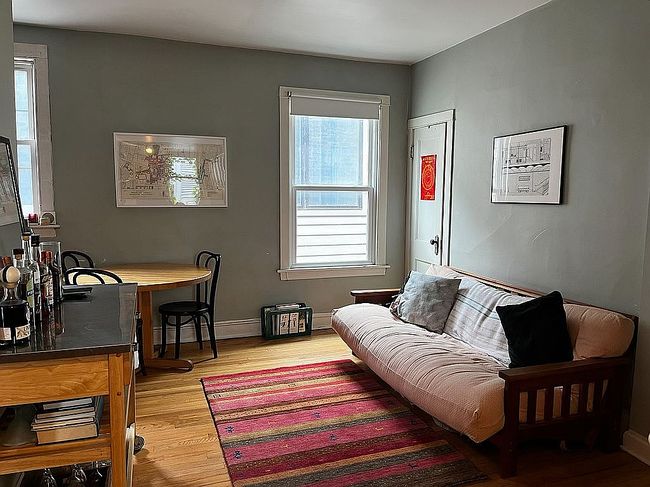 Photo of 3842 N Bell Ave, Chicago, IL