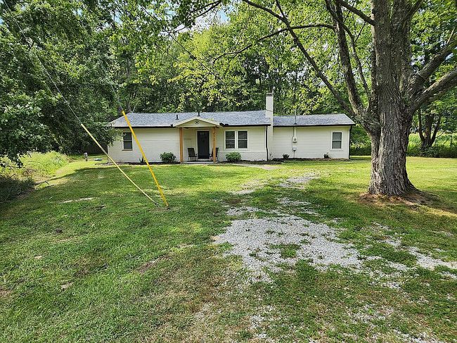 Photo of 475 Essen Dr, Fayetteville, OH