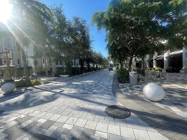 Image of 560 S Sapodilla Ave Apt 203