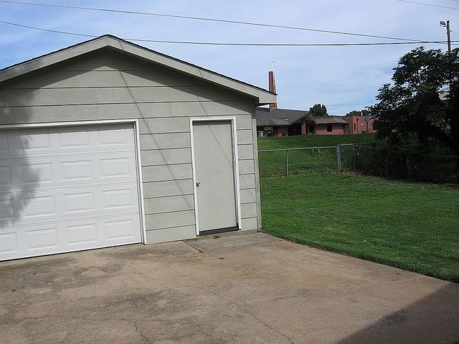 Photo of 416 S Westview Dr, Derby, KS