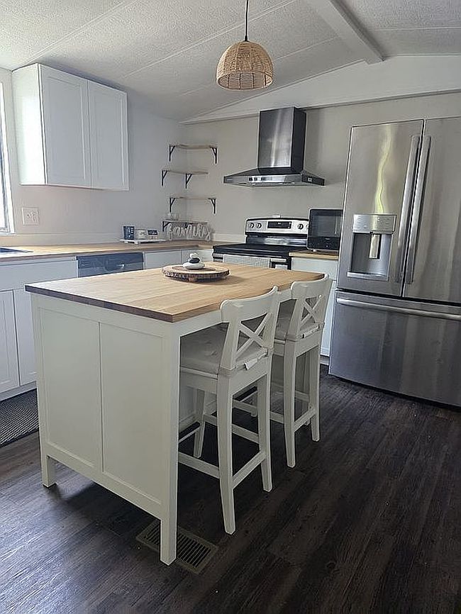 Additional photo 3 of property located at 16526 Menorca Dr