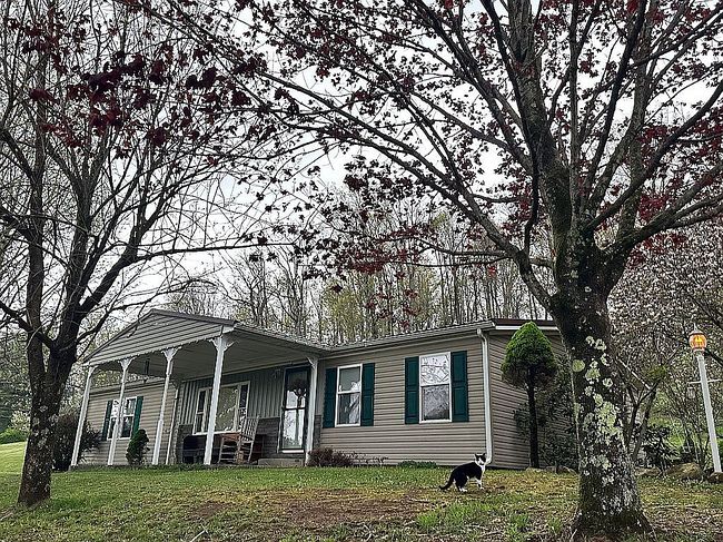 Photo of 147 Timber Ridge Dr, Buckhannon, WV