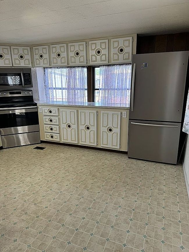 Preview of property located at 1413 Garnet St