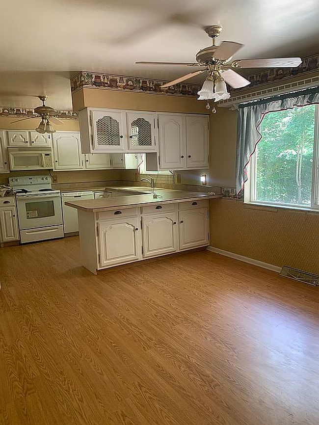 Photo of 2975 Tanglewood Ln, West Terre Haute, IN