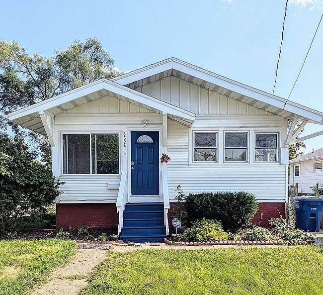 3324 Rollins Ave, Des Moines, IA