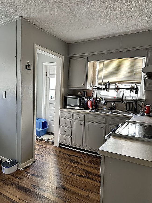 Photo of 701 1/2 Illinois St, Lawrence, KS