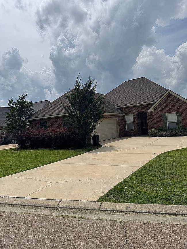 Image of 201 Bream Pond Ln