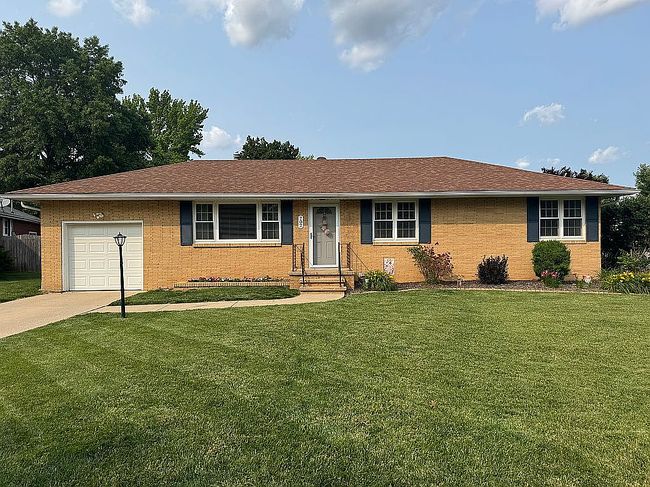 Photo of 702 Lafayette Ave, Godfrey, IL