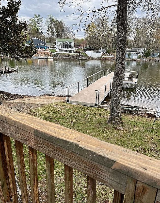 Image of 241 N Shore Dr