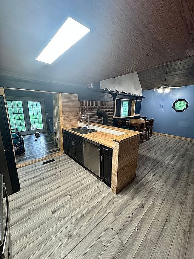 Additional photo 3 of property located at 3351 E Cottom Dr