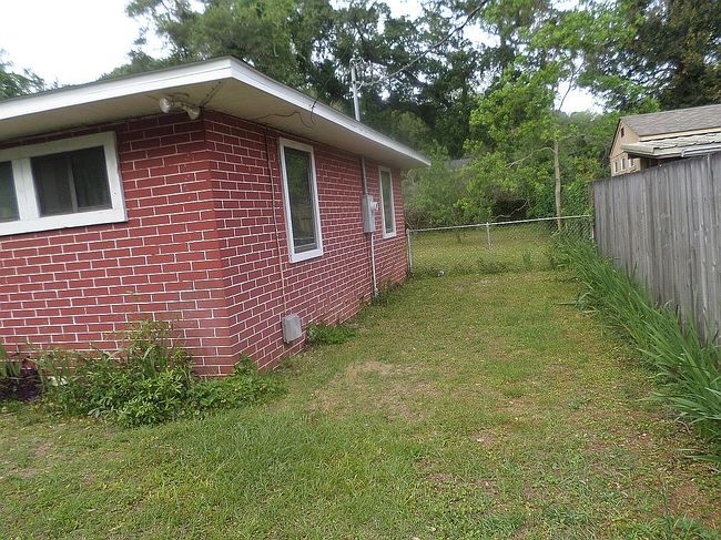 Image of 1008 Armenia Dr