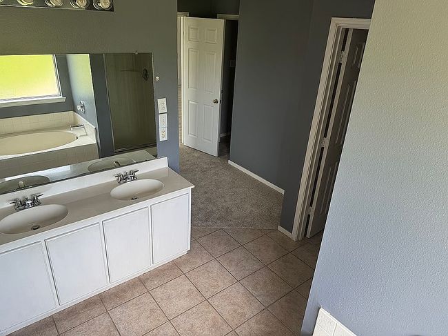 Additional photo 3 of property located at 903 Pinecreek Point Ct