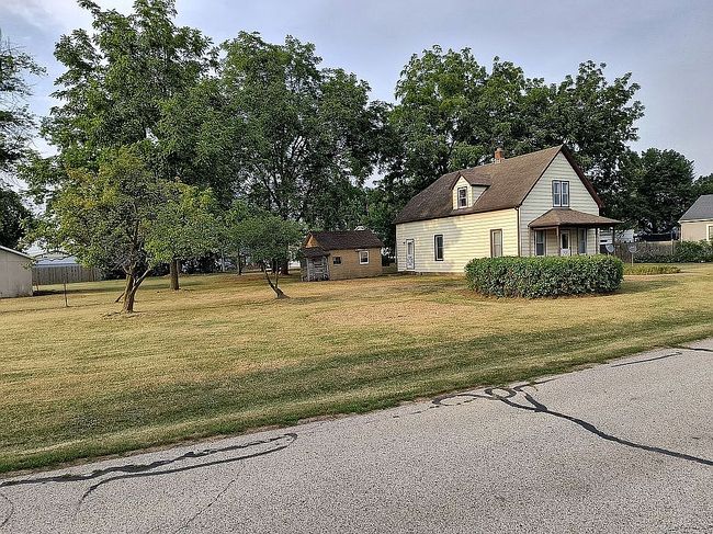 Photo of 105 W Lincoln St, Congerville, IL